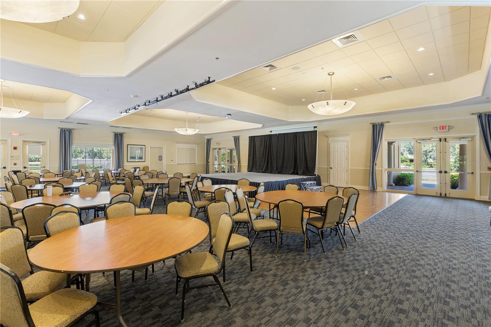 VENETIAN FALLS PH 2 - Residential