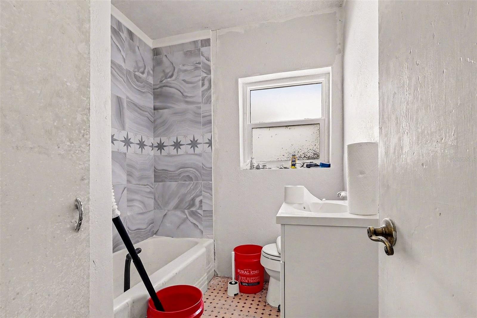 1139 S LAKESHORE BOULEVARD