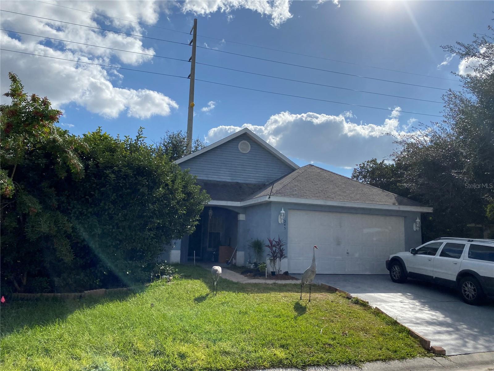Investor Special – Priced to Sell!
Located in the highly desirable Bridgewater Crossing community, just minutes from I-4 and Central Florida’s world-renowned theme parks. This well-maintained home is situated in a short-term rental-approved neighborhood, making it an ideal opportunity for investors, vacation homeowners, or those seeking a profitable rental property.
This bright and spacious home offers 3 bedrooms and 2 bathrooms, featuring a welcoming open floor plan with vaulted ceilings and beautiful tile flooring throughout the main living areas. Whether you're looking for a smart investment or a second home getaway, this property checks all the boxes!