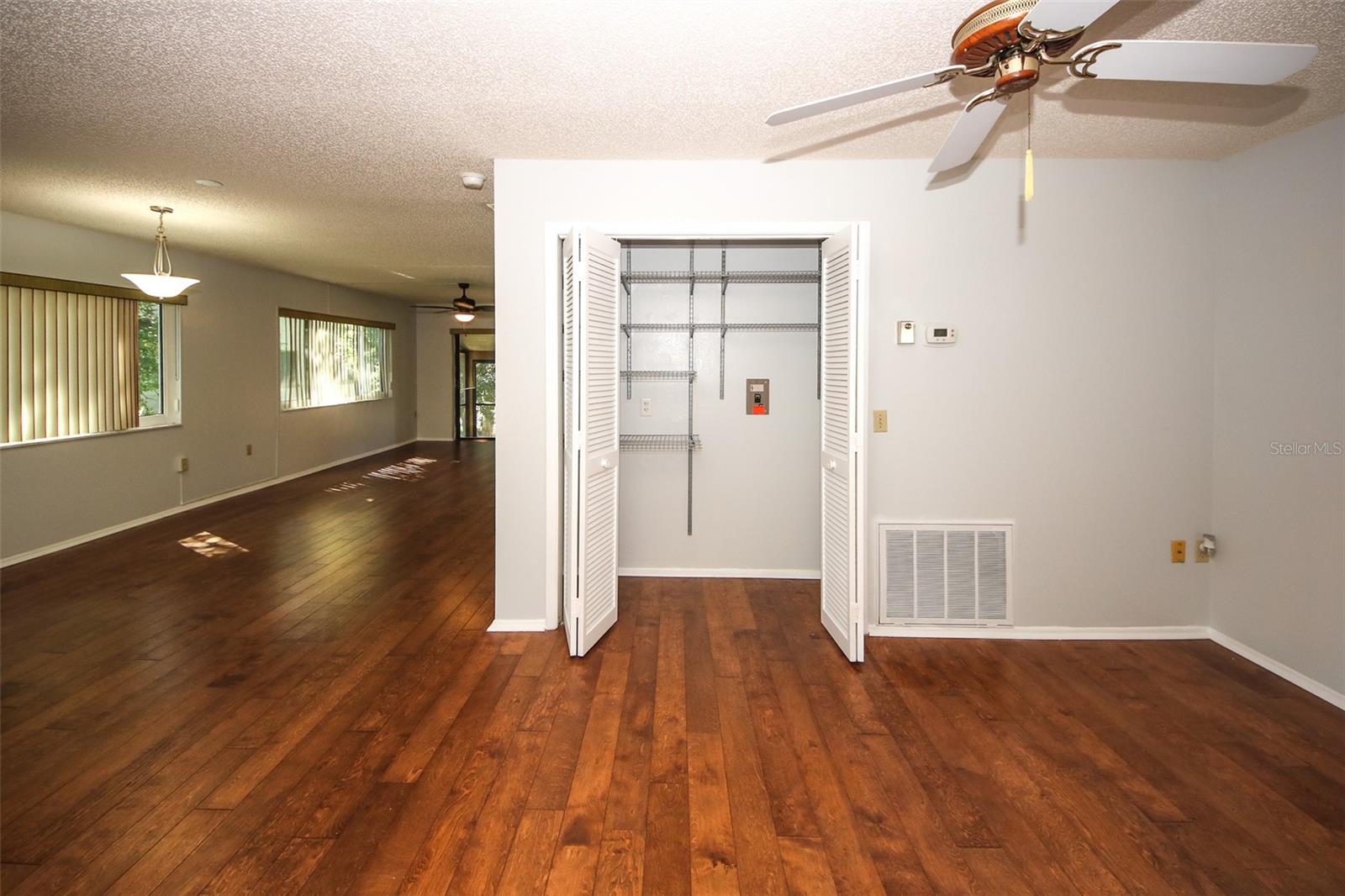 BEACON WOODS WEDGEWOOD CONDO - Residential