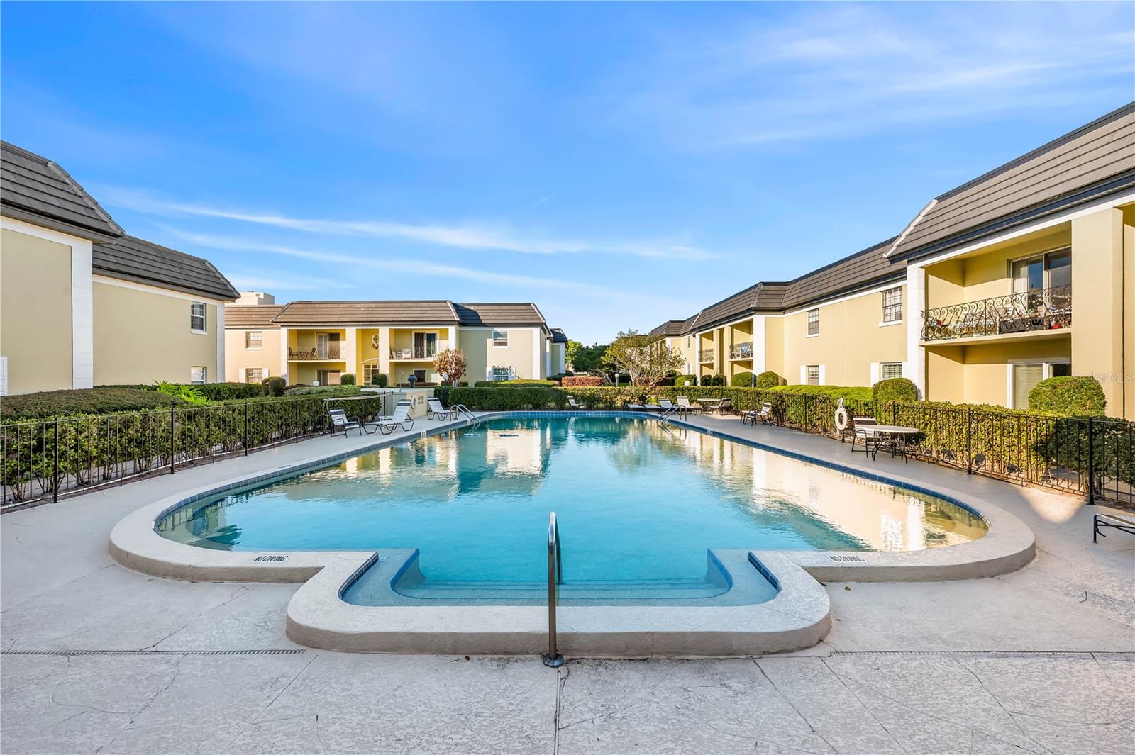 CHATEAUX DU LAC - Residential