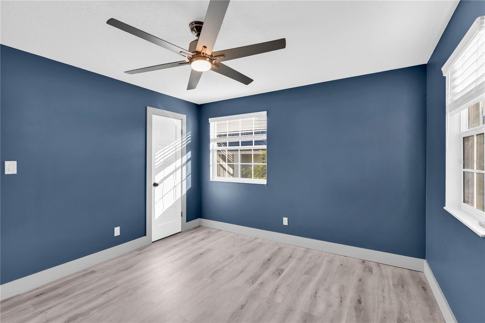 CHATEAUX DU LAC - Residential