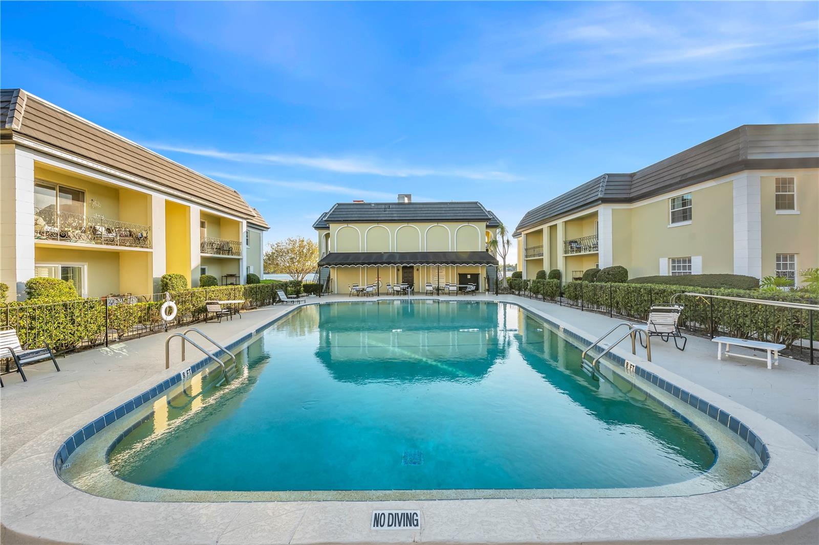 CHATEAUX DU LAC - Residential