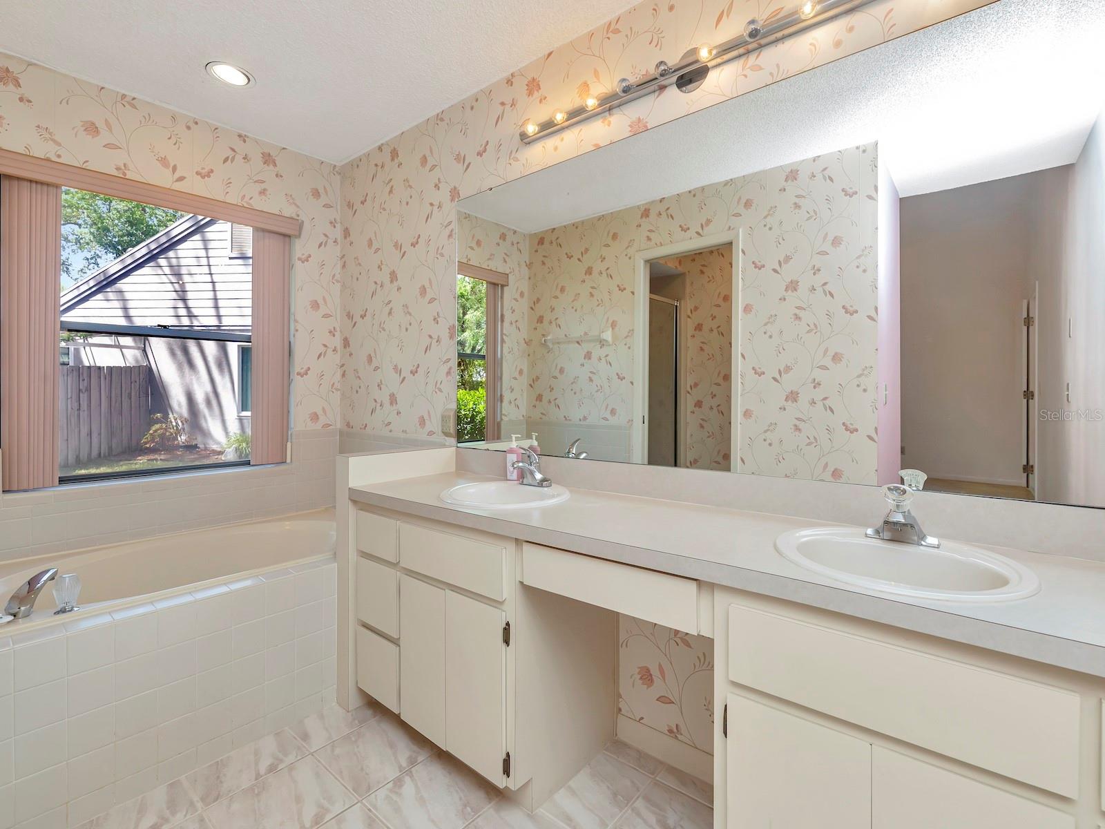 LONGBROOKE SUB UNIT ONE - Residential