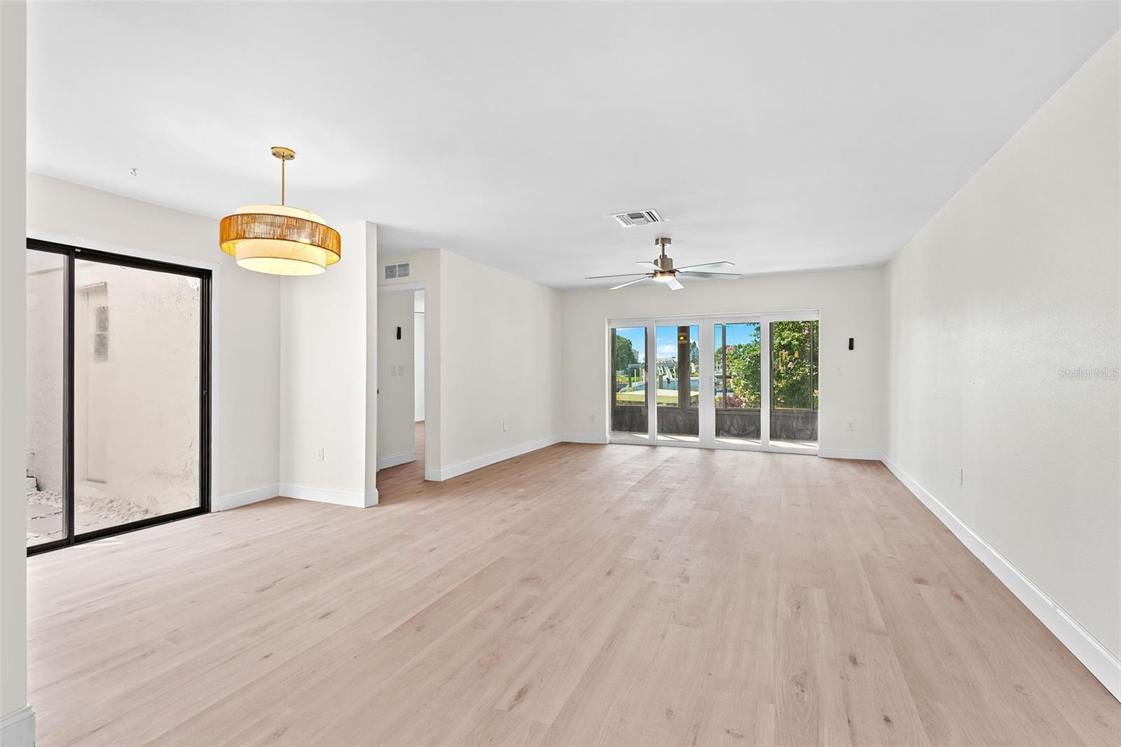 GULF HARBORS WOODLANDS - Residential