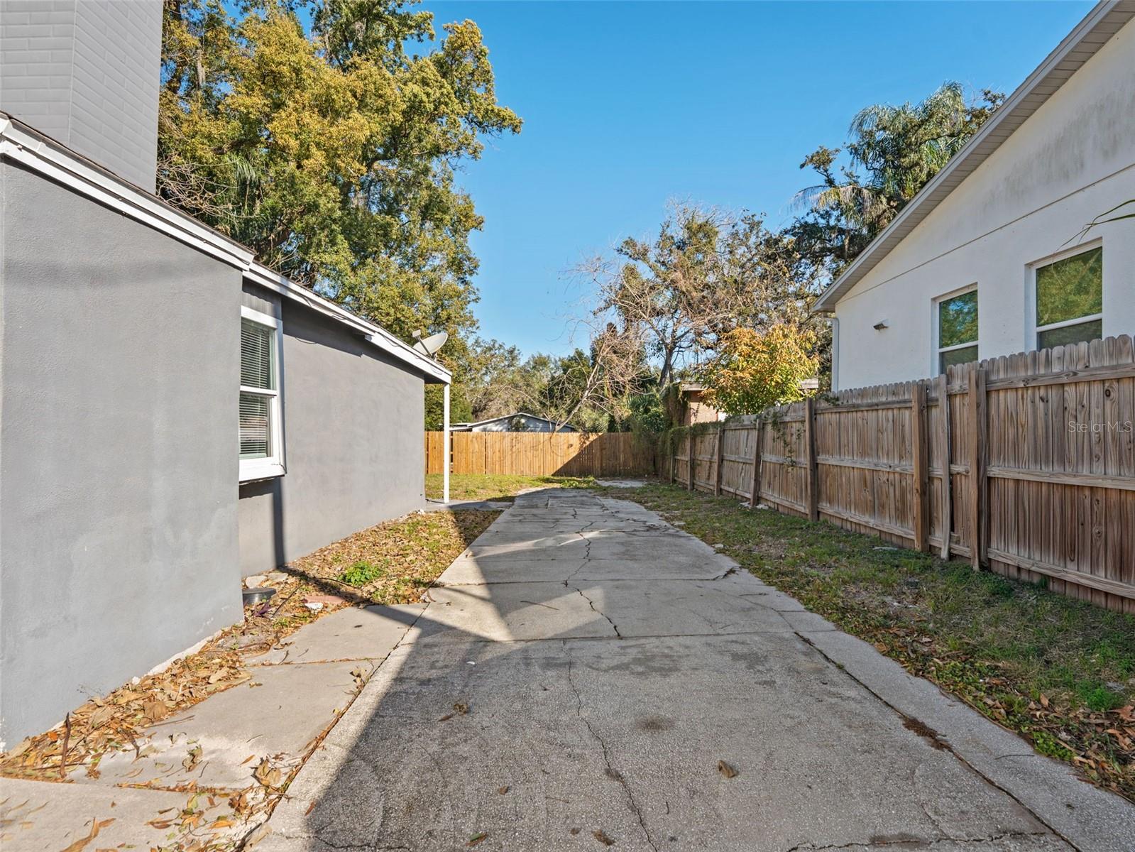 3622 E MOHAWK AVENUE