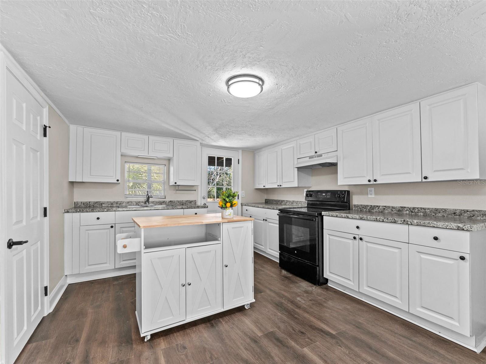 3622 E MOHAWK AVENUE