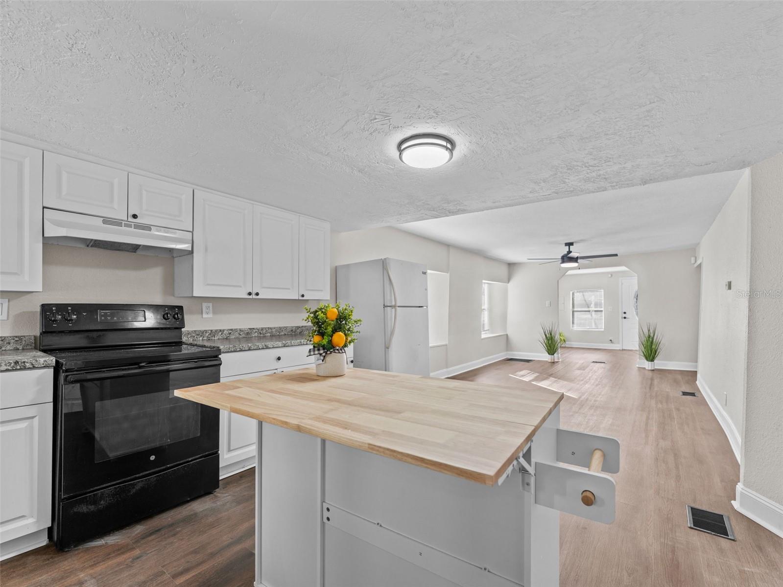 3622 E MOHAWK AVENUE