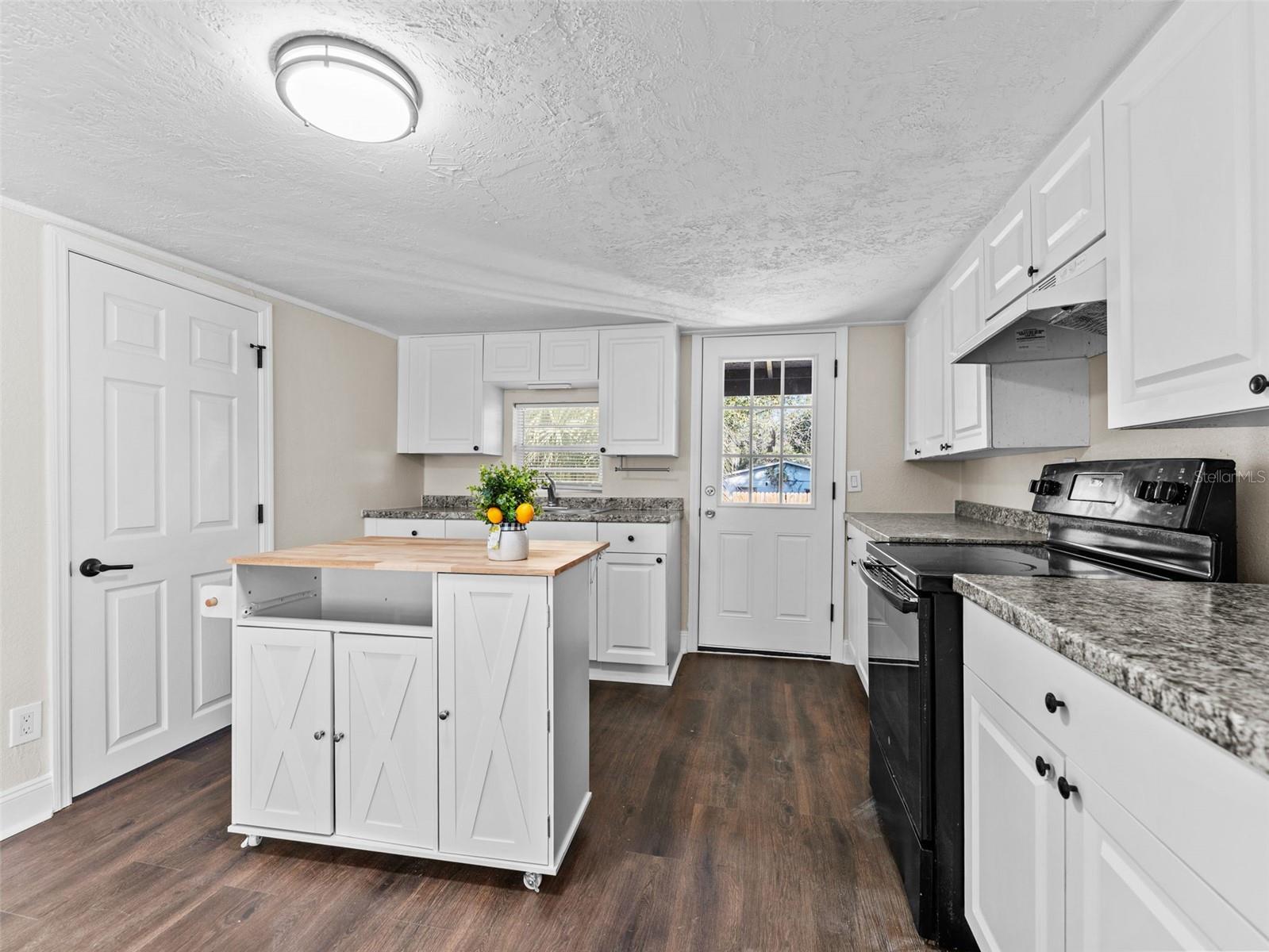 3622 E MOHAWK AVENUE