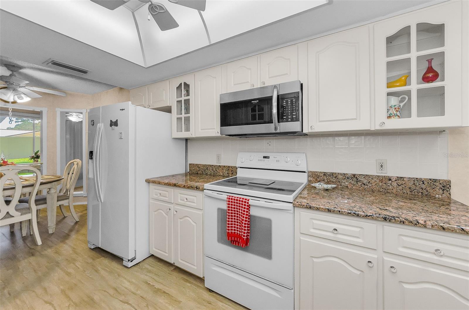 CHATEAU VILLAGE CONDO 05 - Residential
