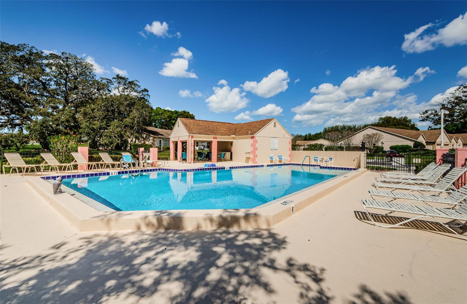 CHATEAU VILLAGE CONDO 05 - Residential
