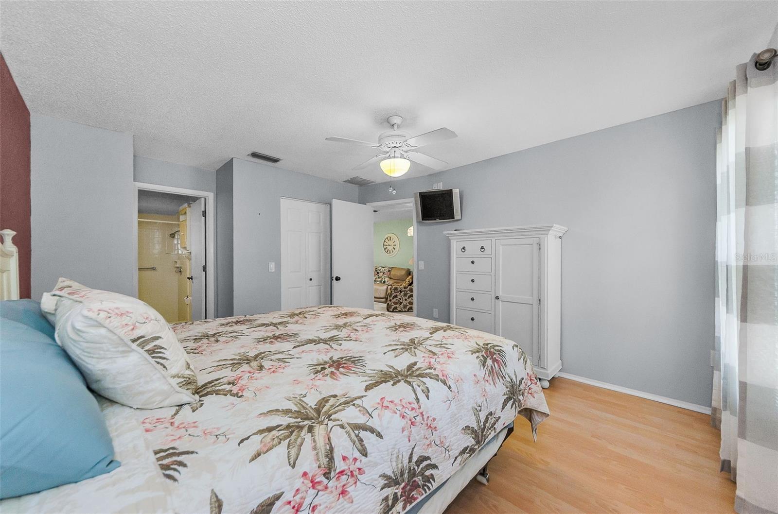 CHATEAU VILLAGE CONDO 05 - Residential