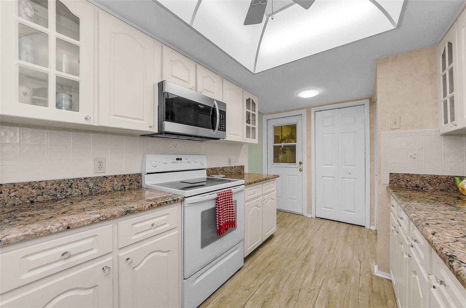 CHATEAU VILLAGE CONDO 05 - Residential