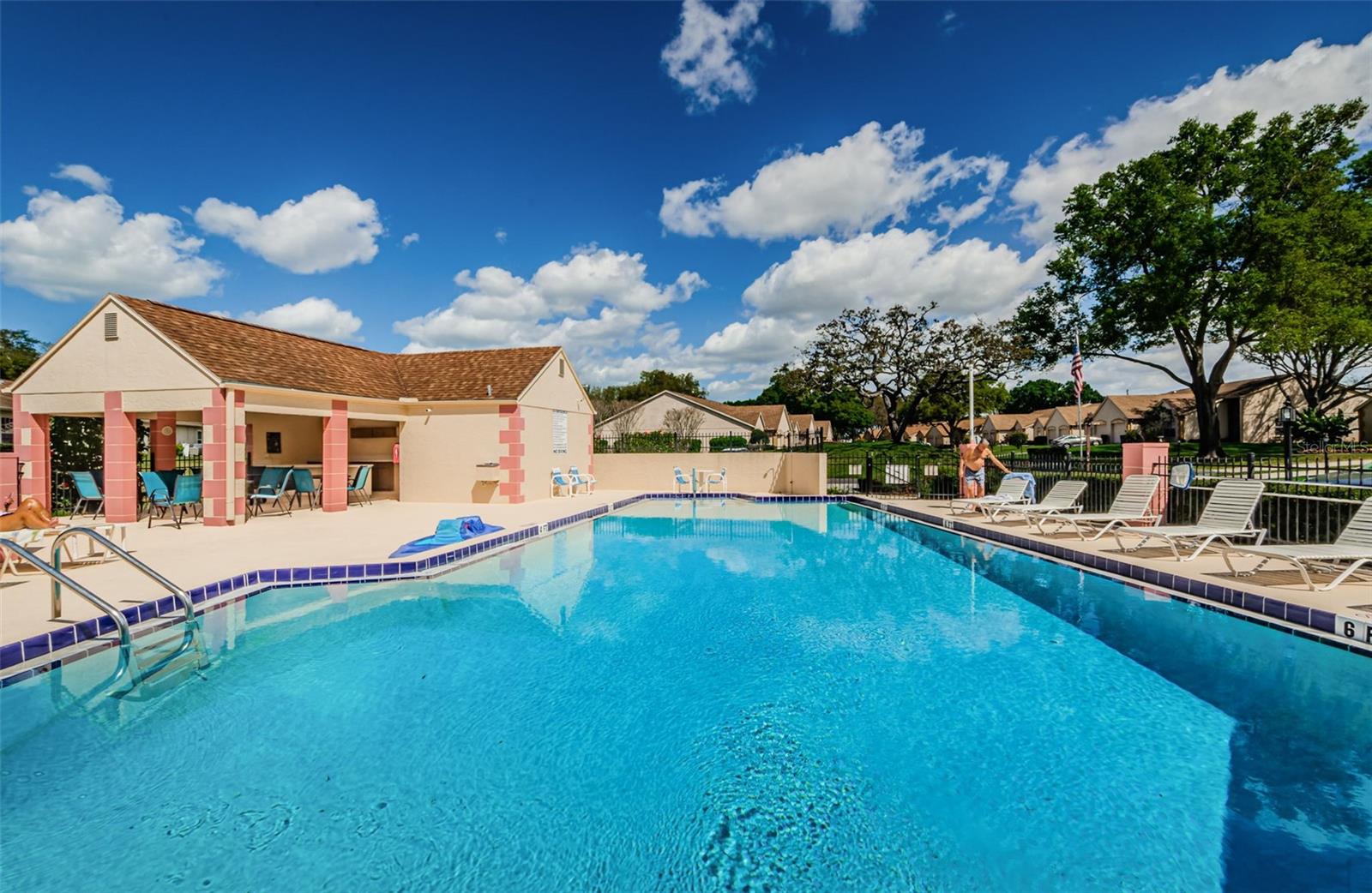 CHATEAU VILLAGE CONDO 05 - Residential