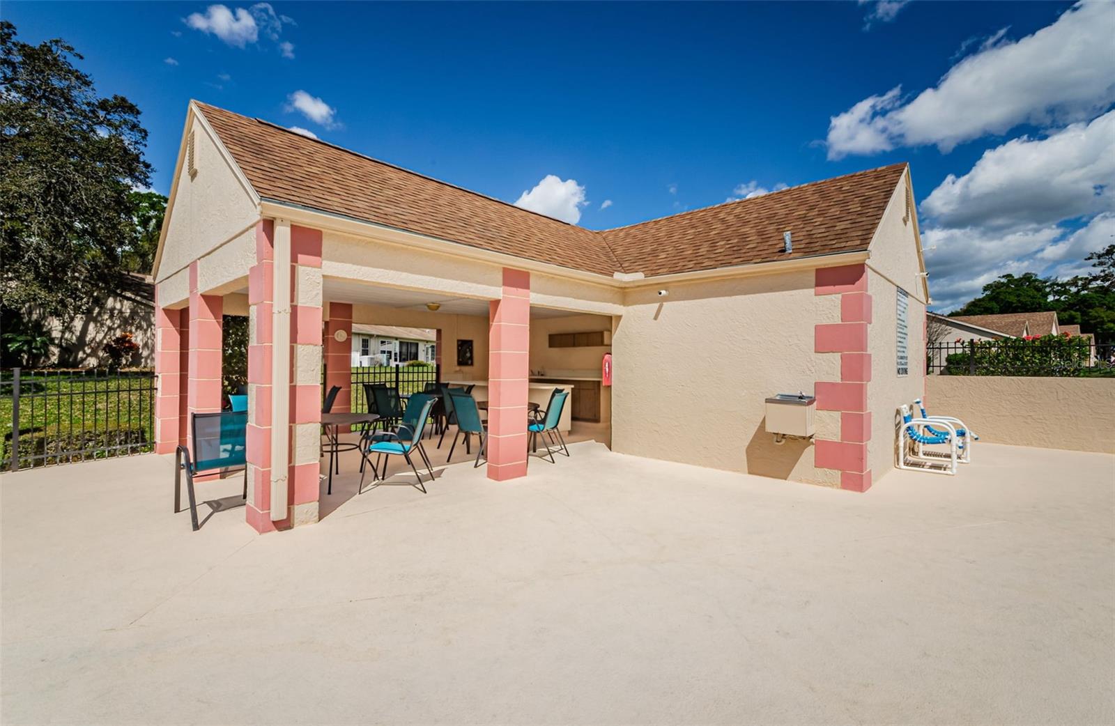 CHATEAU VILLAGE CONDO 05 - Residential