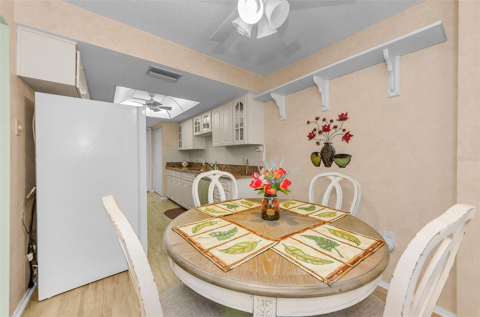 CHATEAU VILLAGE CONDO 05 - Residential