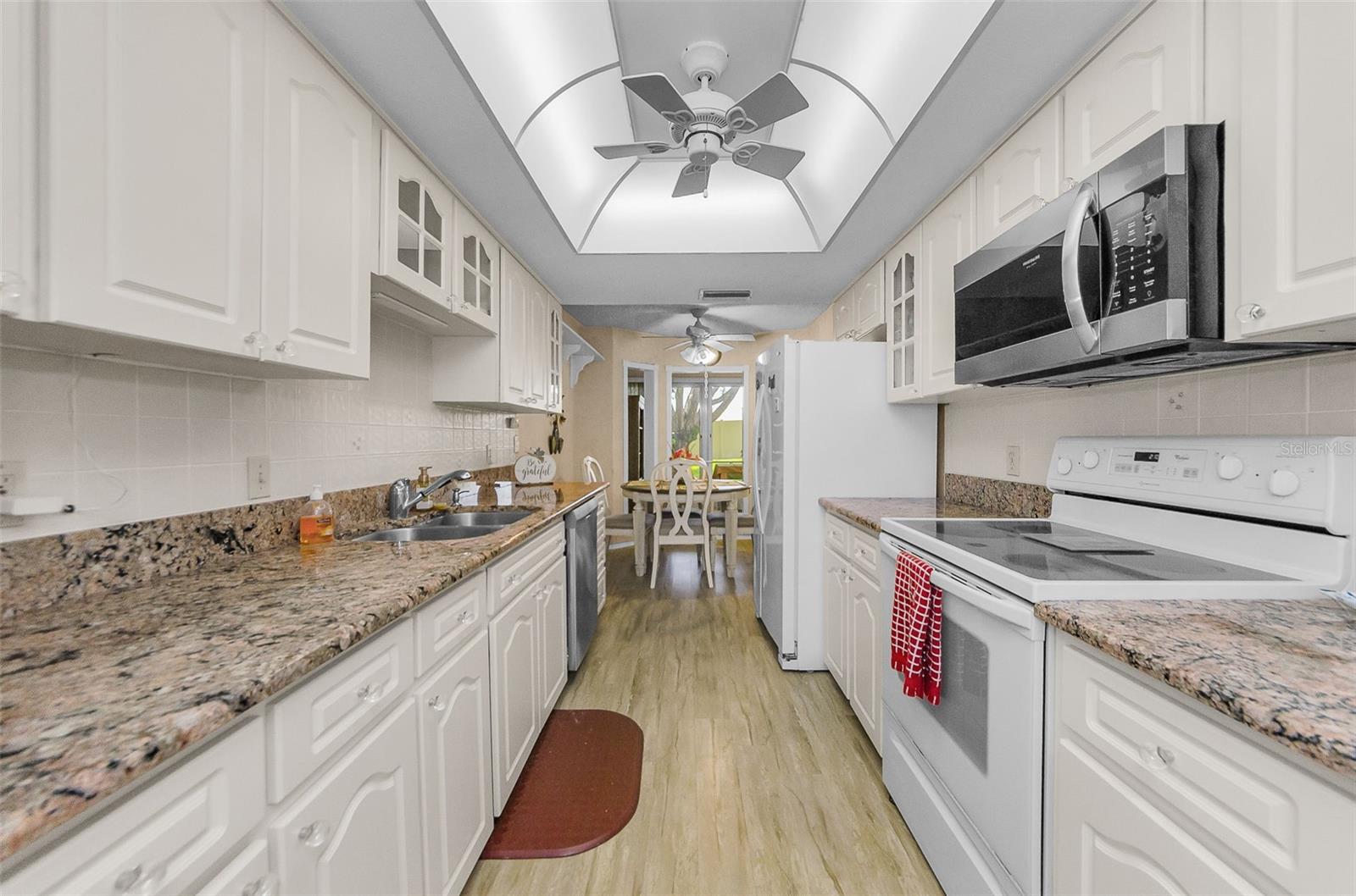 CHATEAU VILLAGE CONDO 05 - Residential