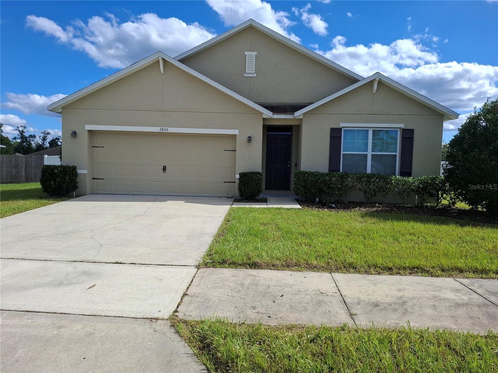 Photo of 2805 NE 45th Avenue, Ocala, FL 34470 (MLS # OM734104)