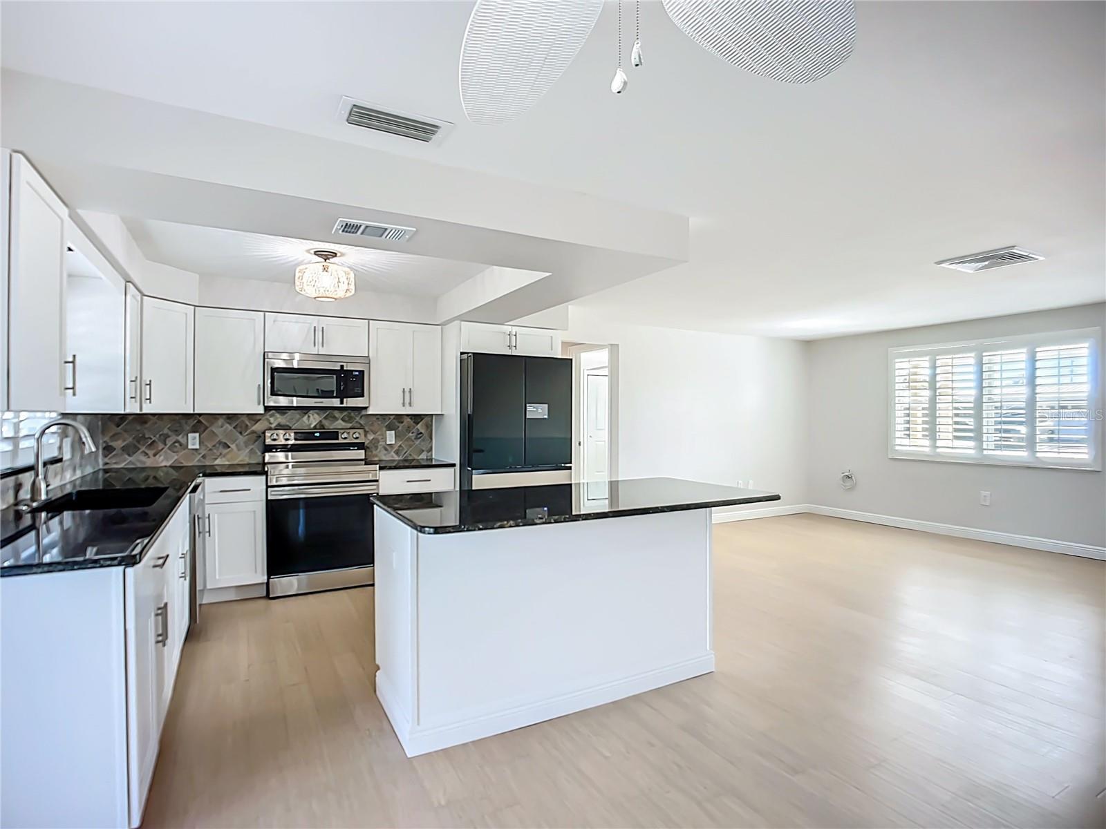 KEY ROYALE 11TH ADD - Residential