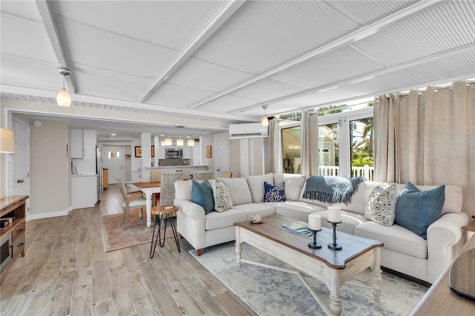 HOLMES BEACH 33RD UNIT - Residential