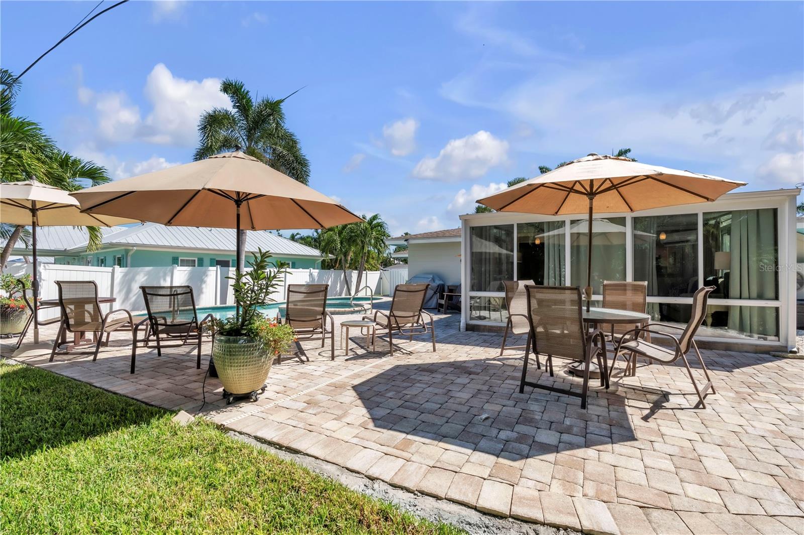 HOLMES BEACH 33RD UNIT - Residential