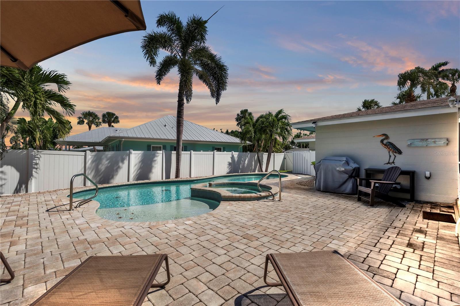 HOLMES BEACH 33RD UNIT - Residential