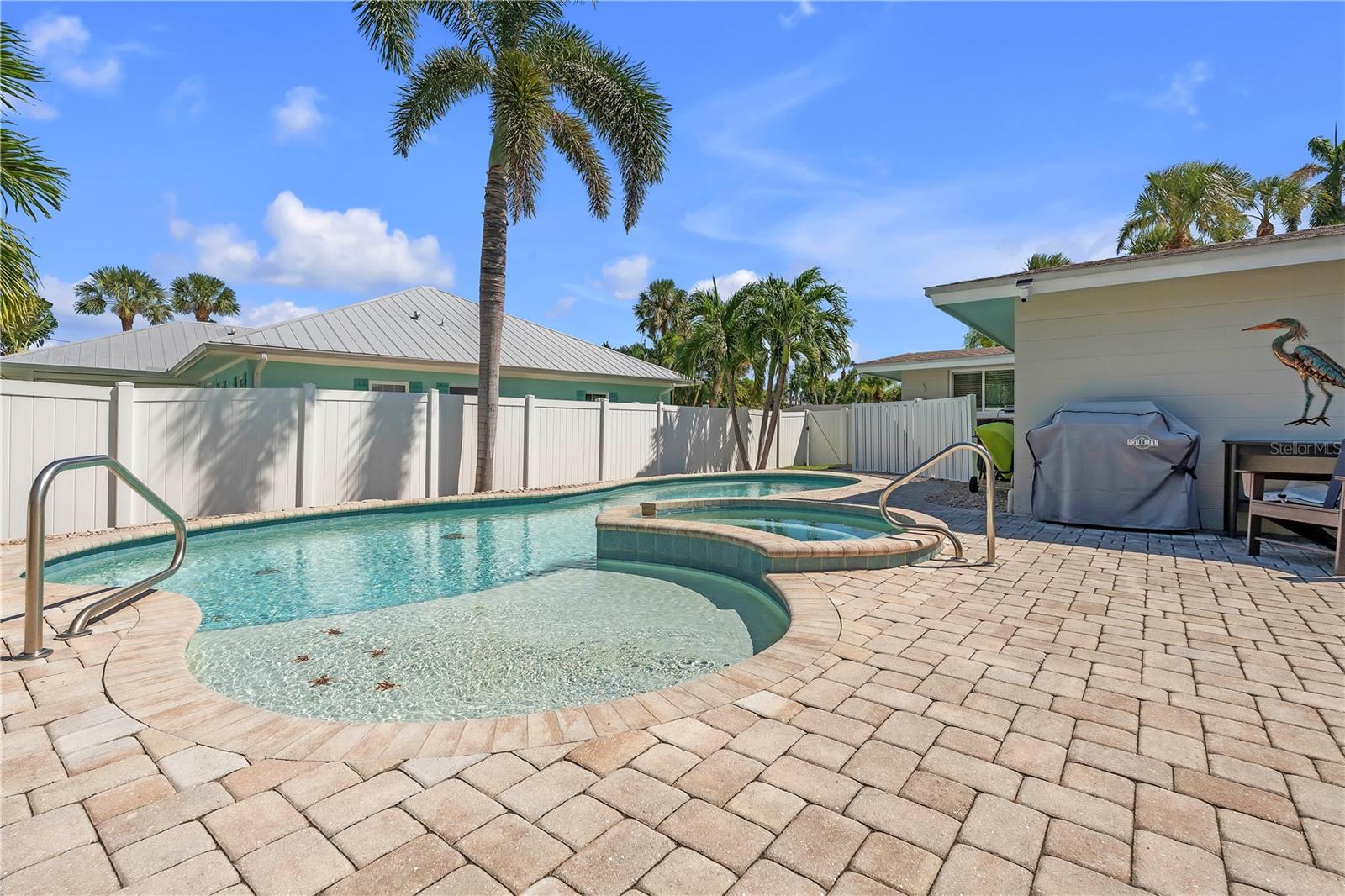 HOLMES BEACH 33RD UNIT - Residential