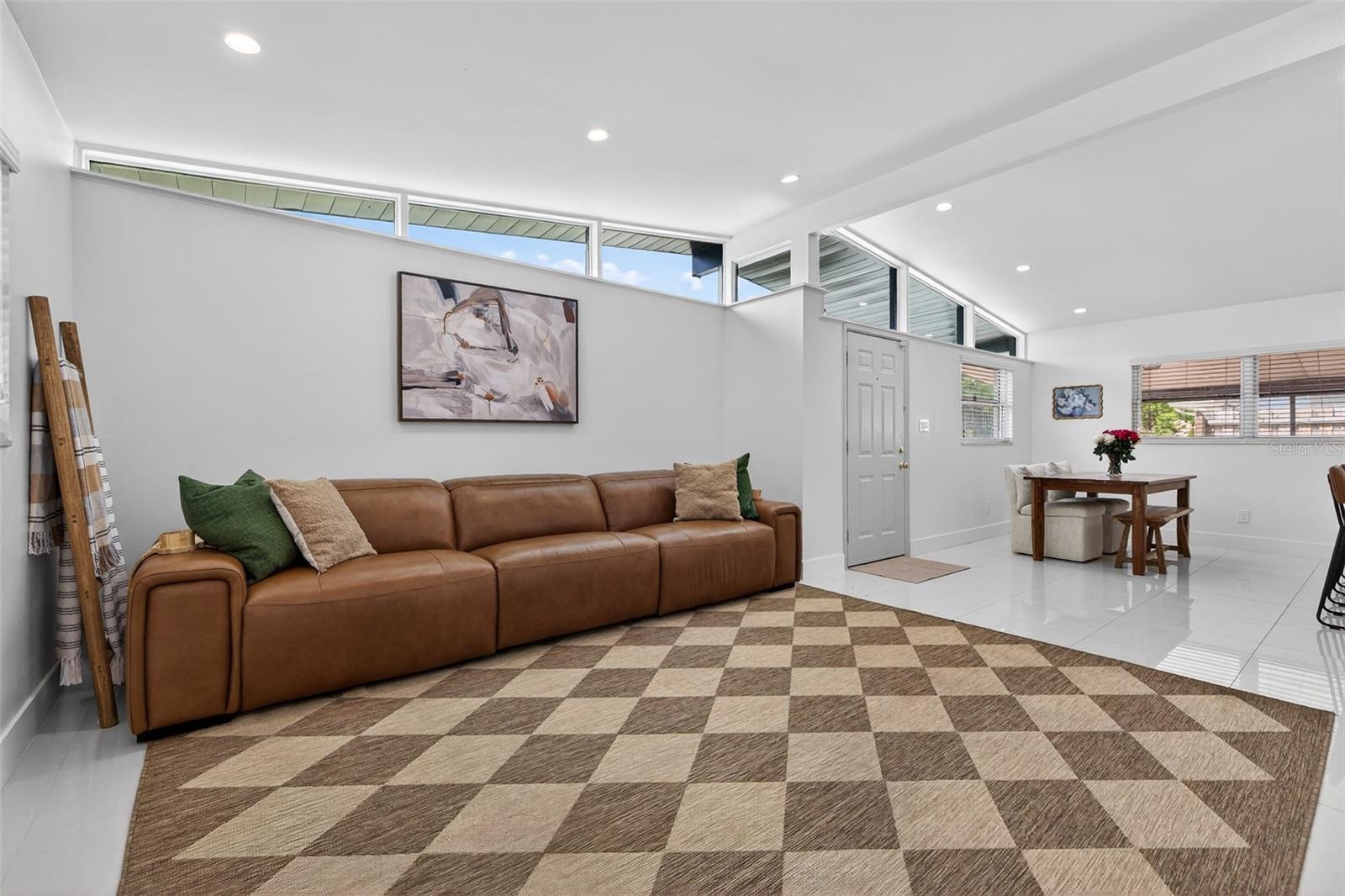 4905 N MENDENHALL DRIVE