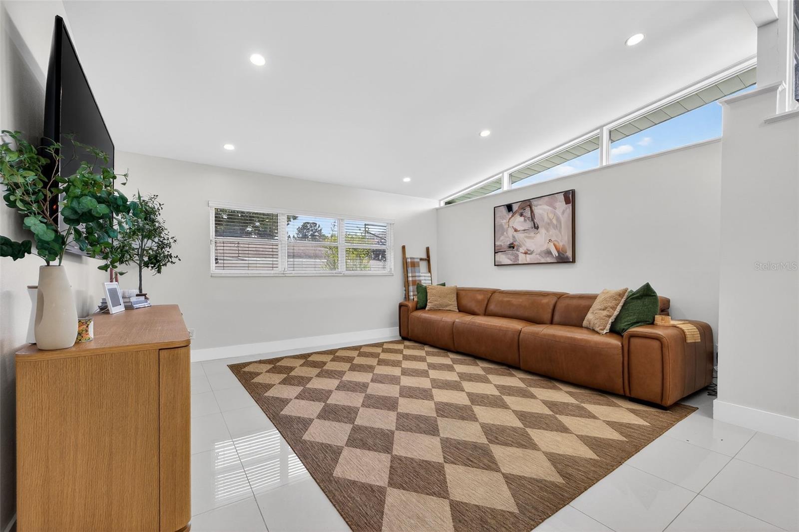 4905 N MENDENHALL DRIVE