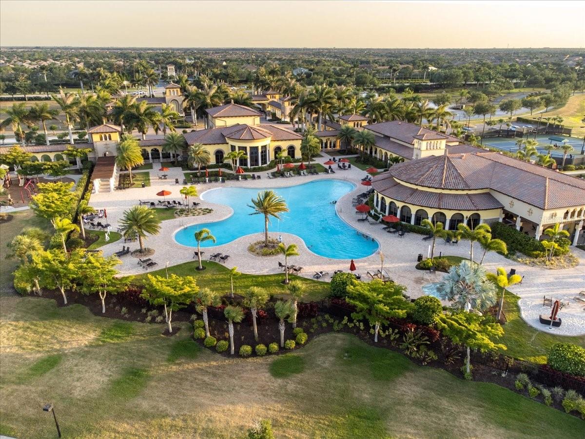 COACH HOMES 1 AT GRAN PARADISO - Residential