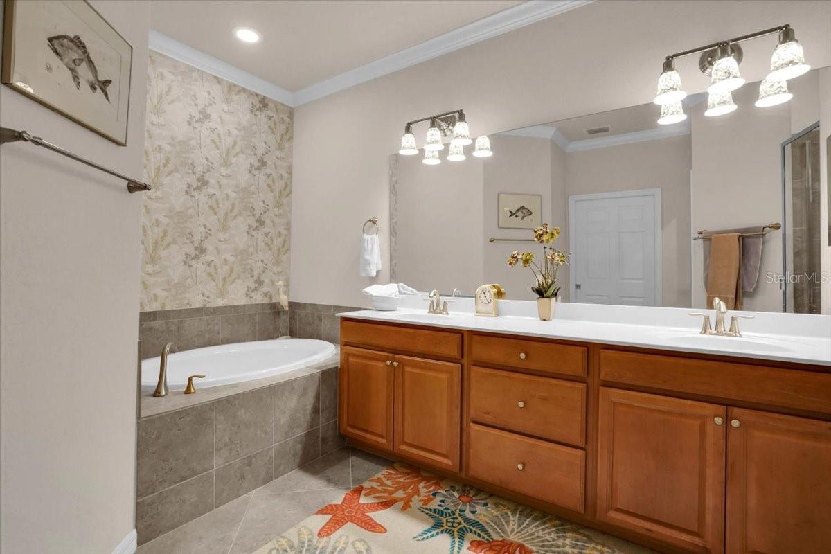 COACH HOMES 1 AT GRAN PARADISO - Residential