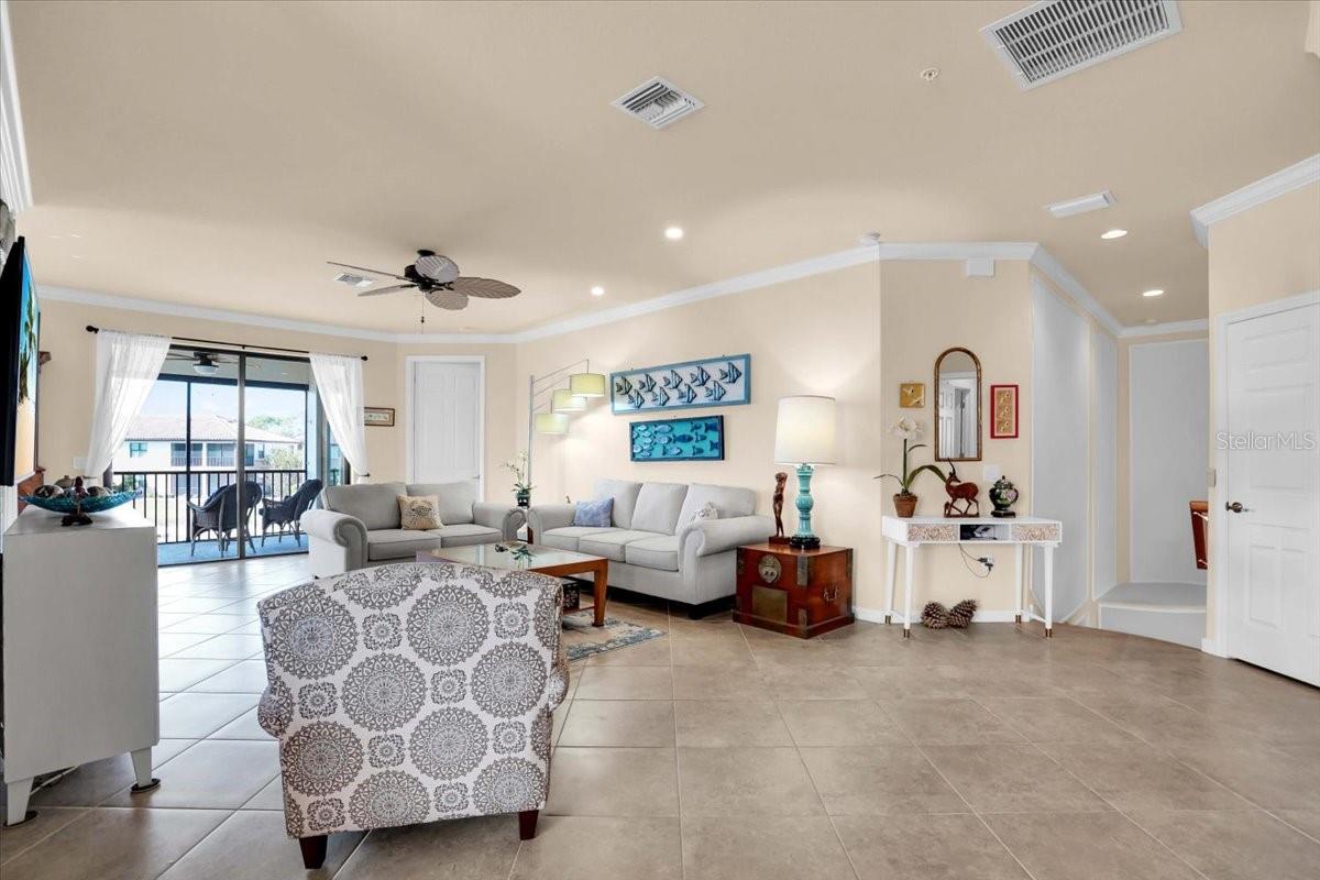 COACH HOMES 1 AT GRAN PARADISO - Residential