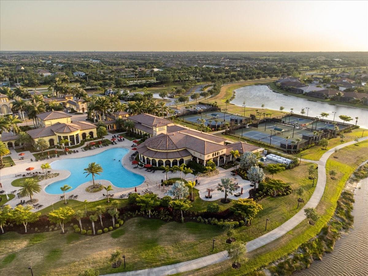 COACH HOMES 1 AT GRAN PARADISO - Residential