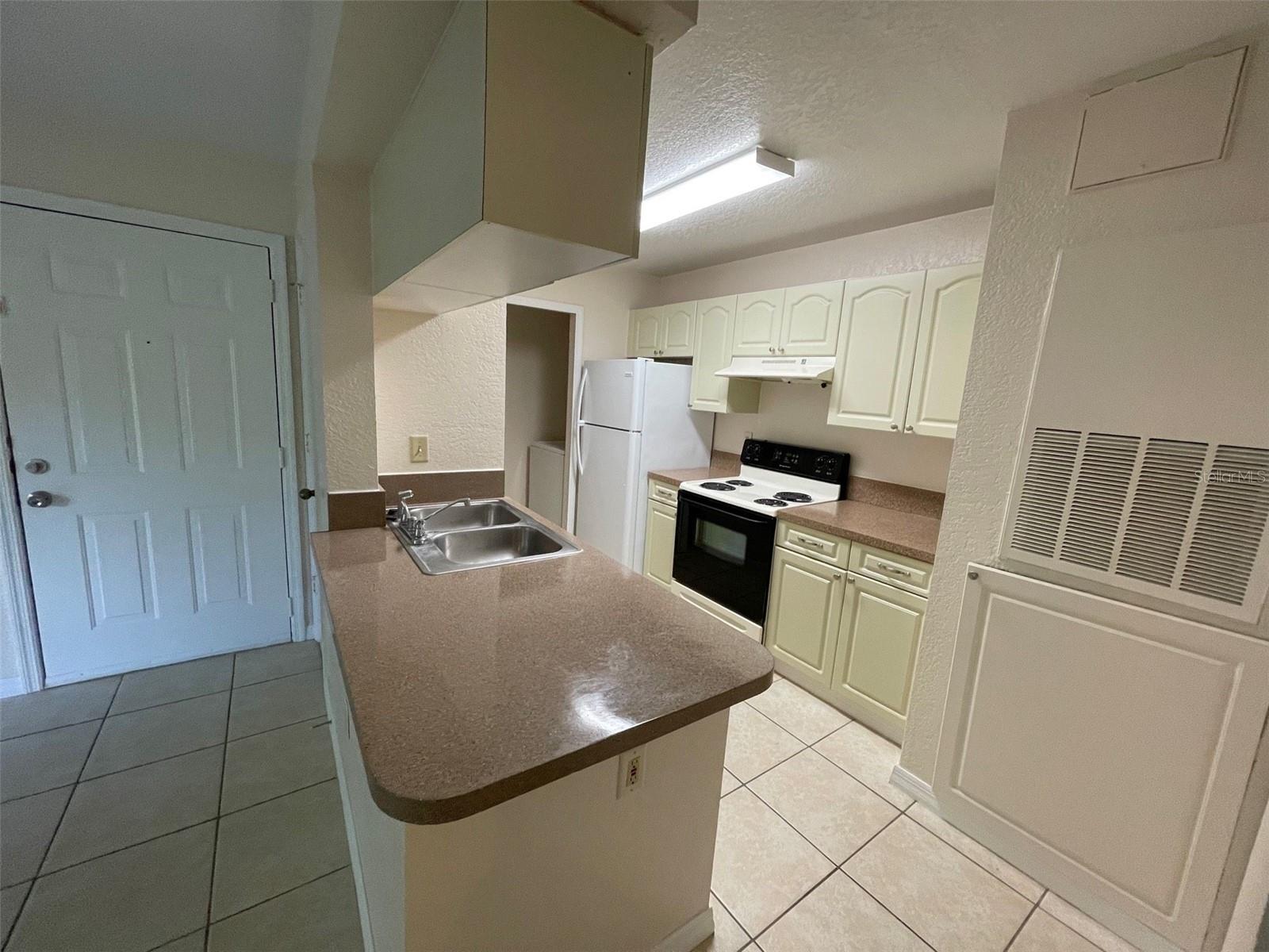 WATERFORD LNDG CONDO - Residential Lease