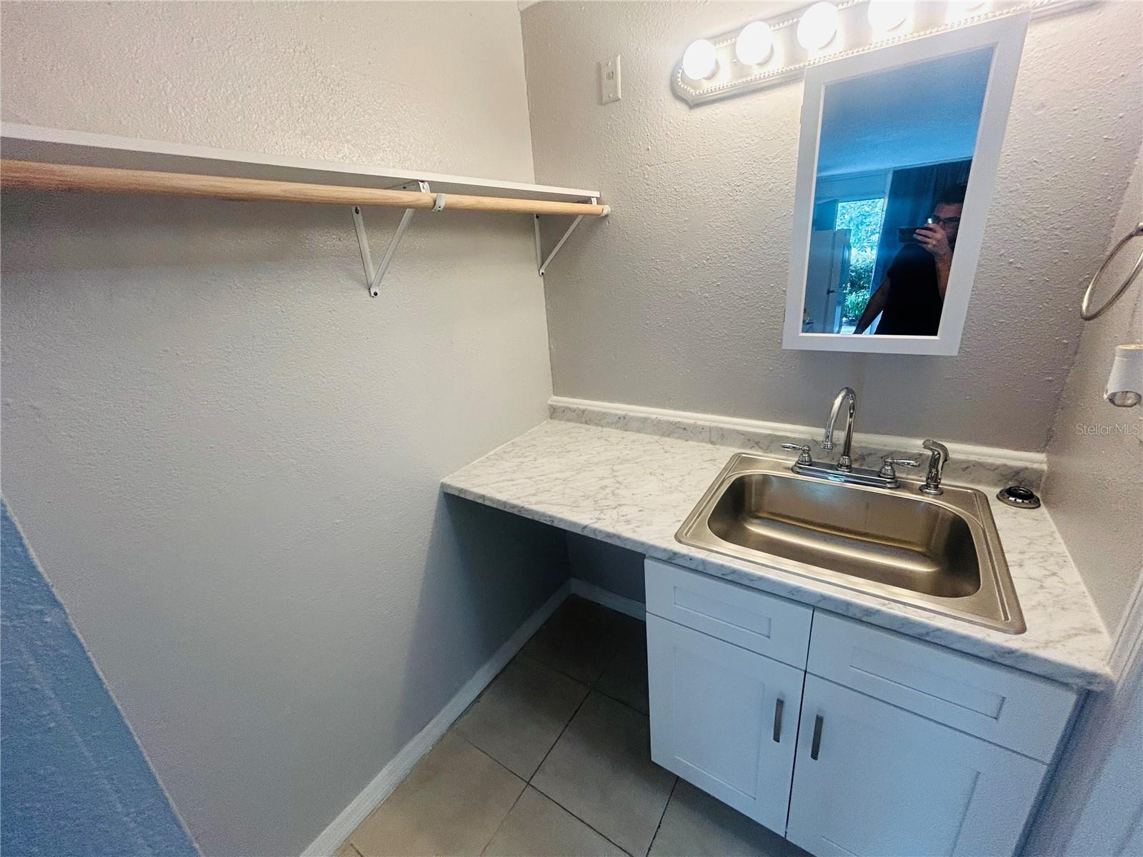 SANDLAKE COURTYARDS CONDO 5901/3515 - Residential Lease