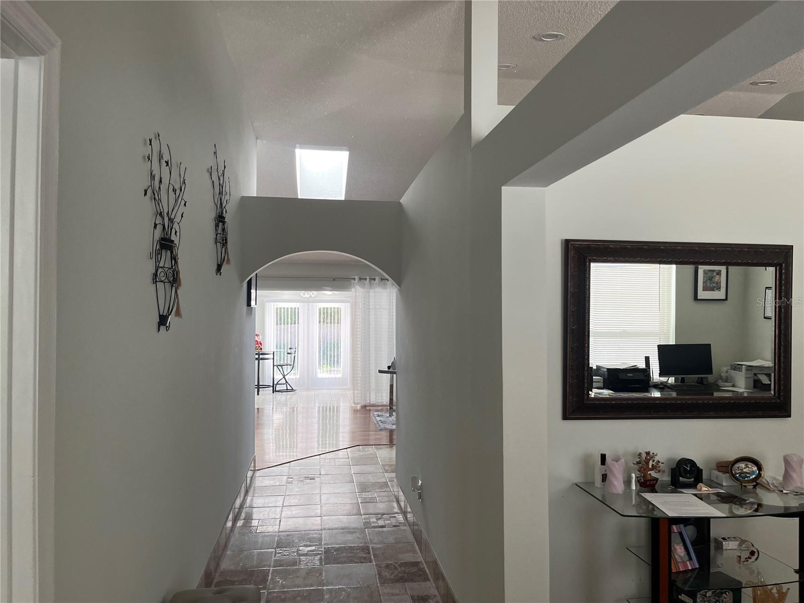 5561 W MAGNOLIA AVENUE