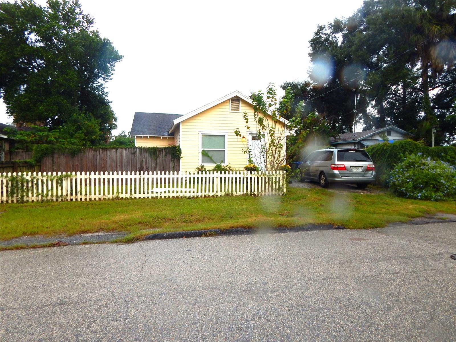 8608 N 9TH STREET