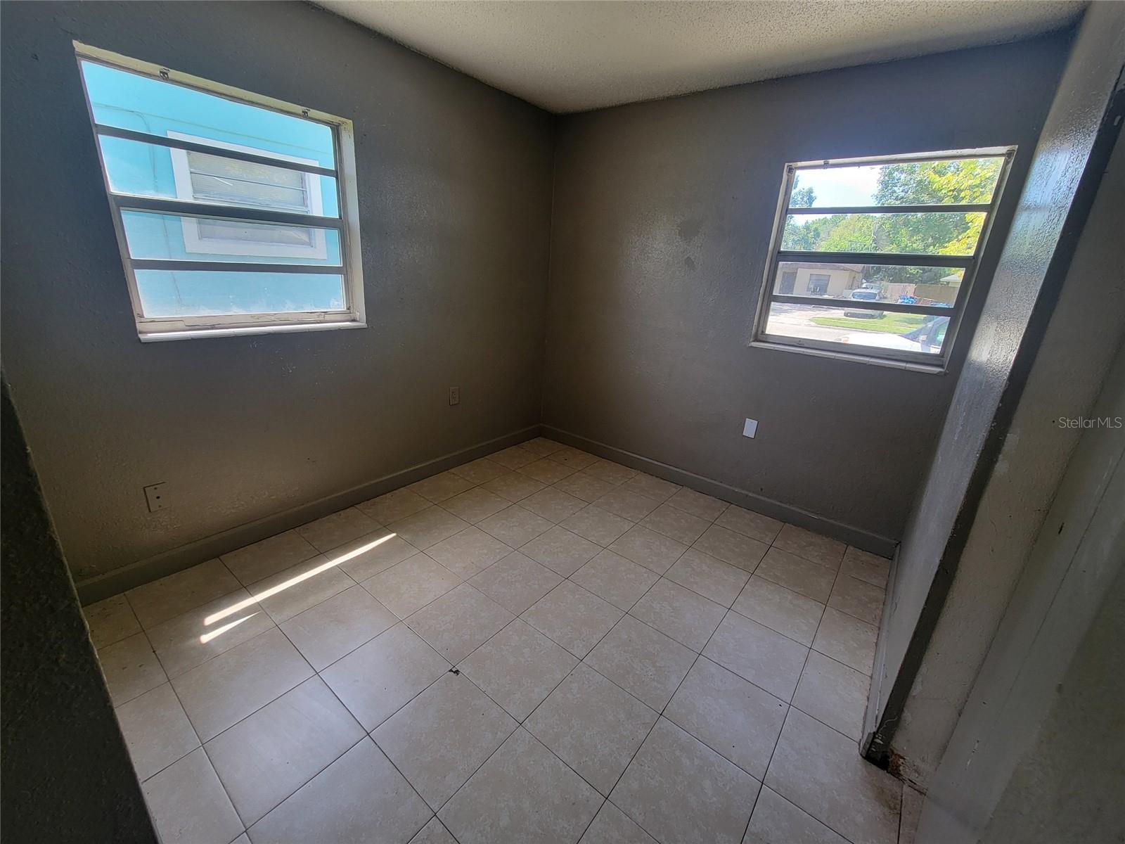 MALIBU GROVES SIXTH ADD - Residential Lease