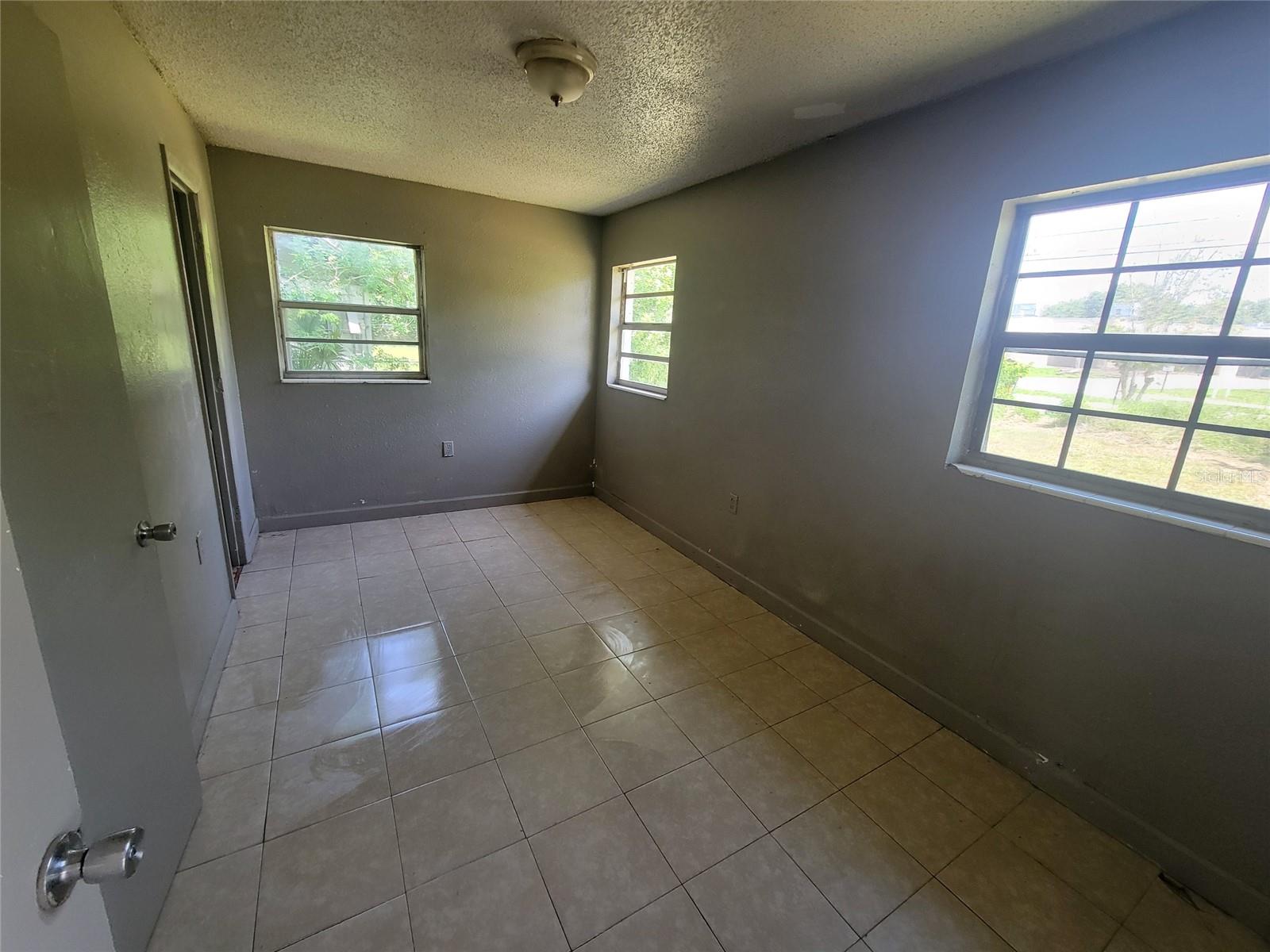 MALIBU GROVES SIXTH ADD - Residential Lease