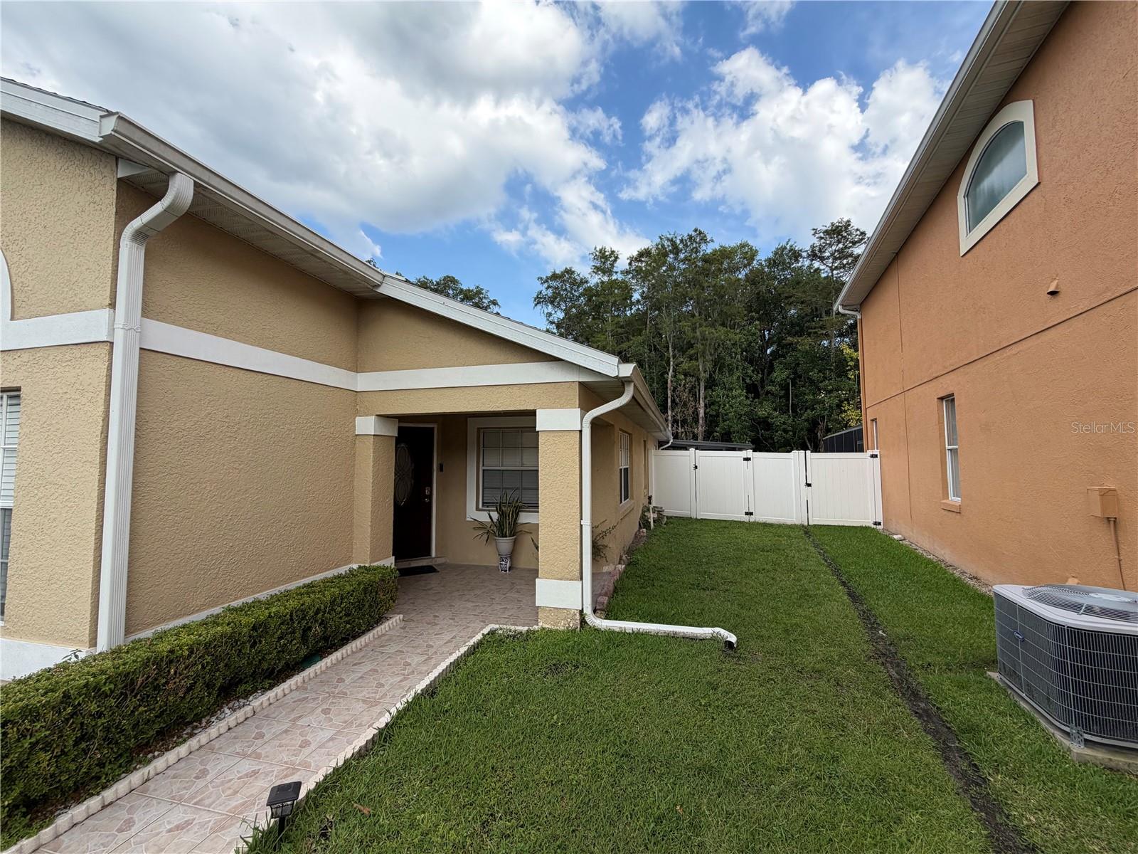 3264 FAIRFIELD DRIVE