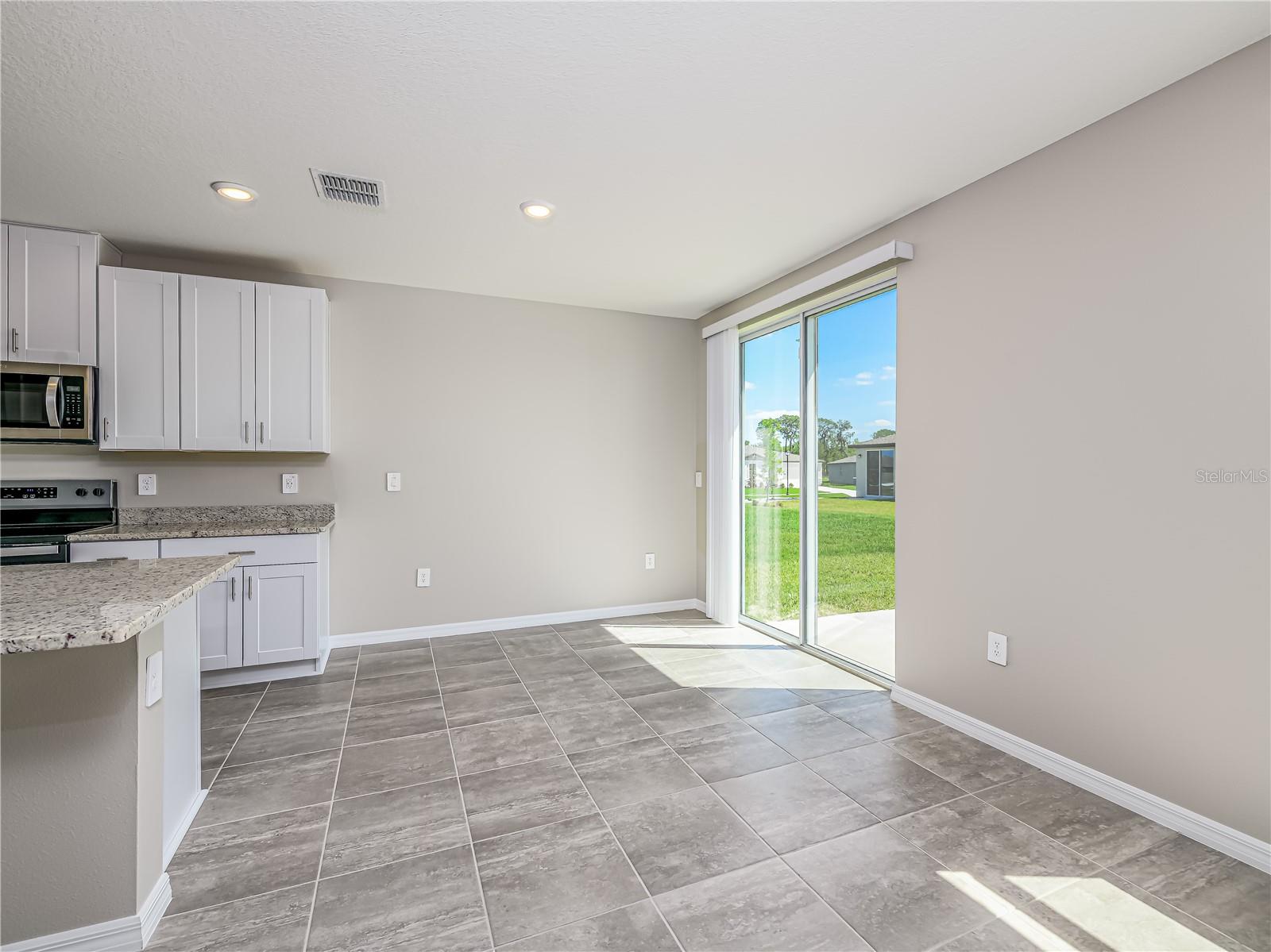 RESERVE/VAN OAKS - Residential