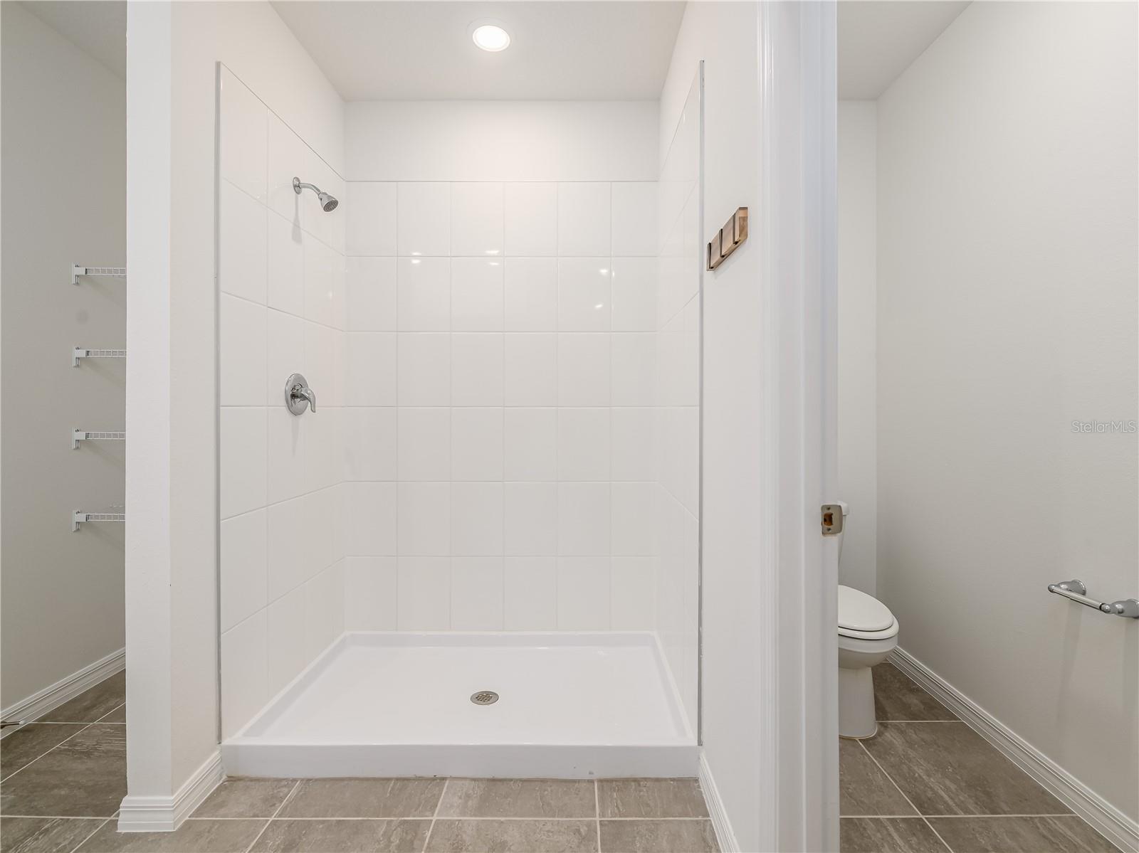 RESERVE/VAN OAKS - Residential