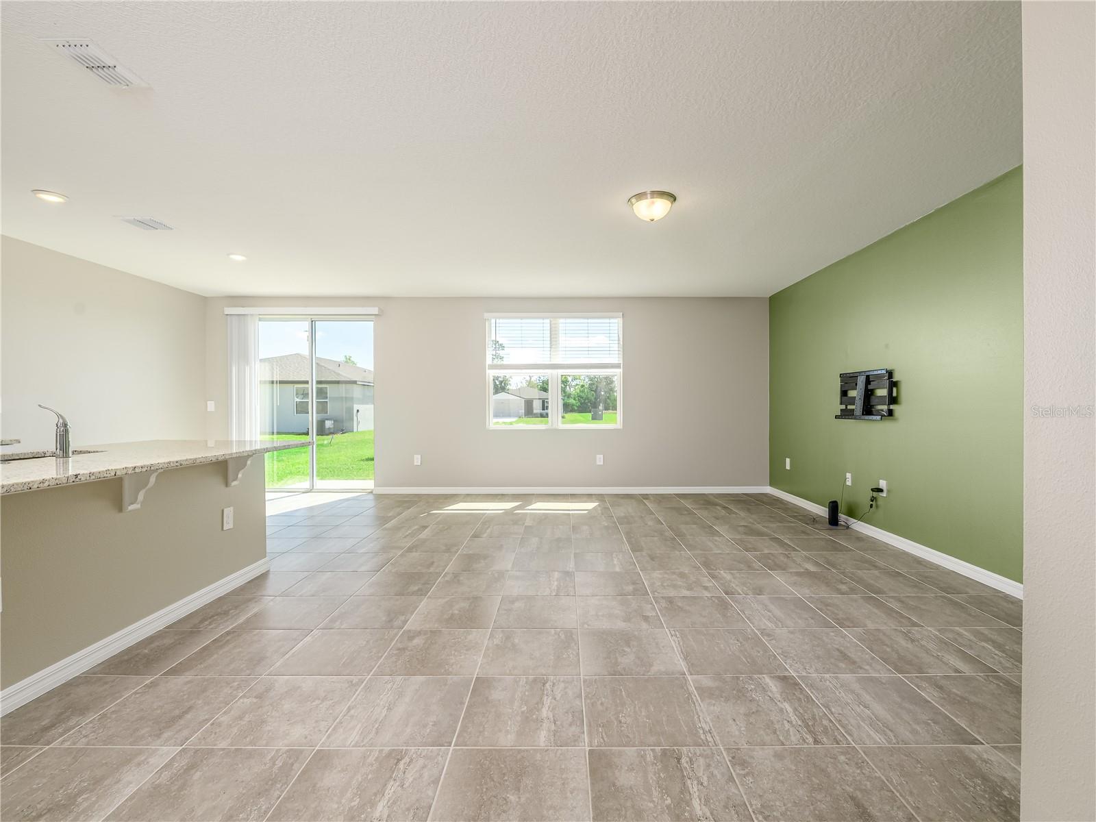 RESERVE/VAN OAKS - Residential