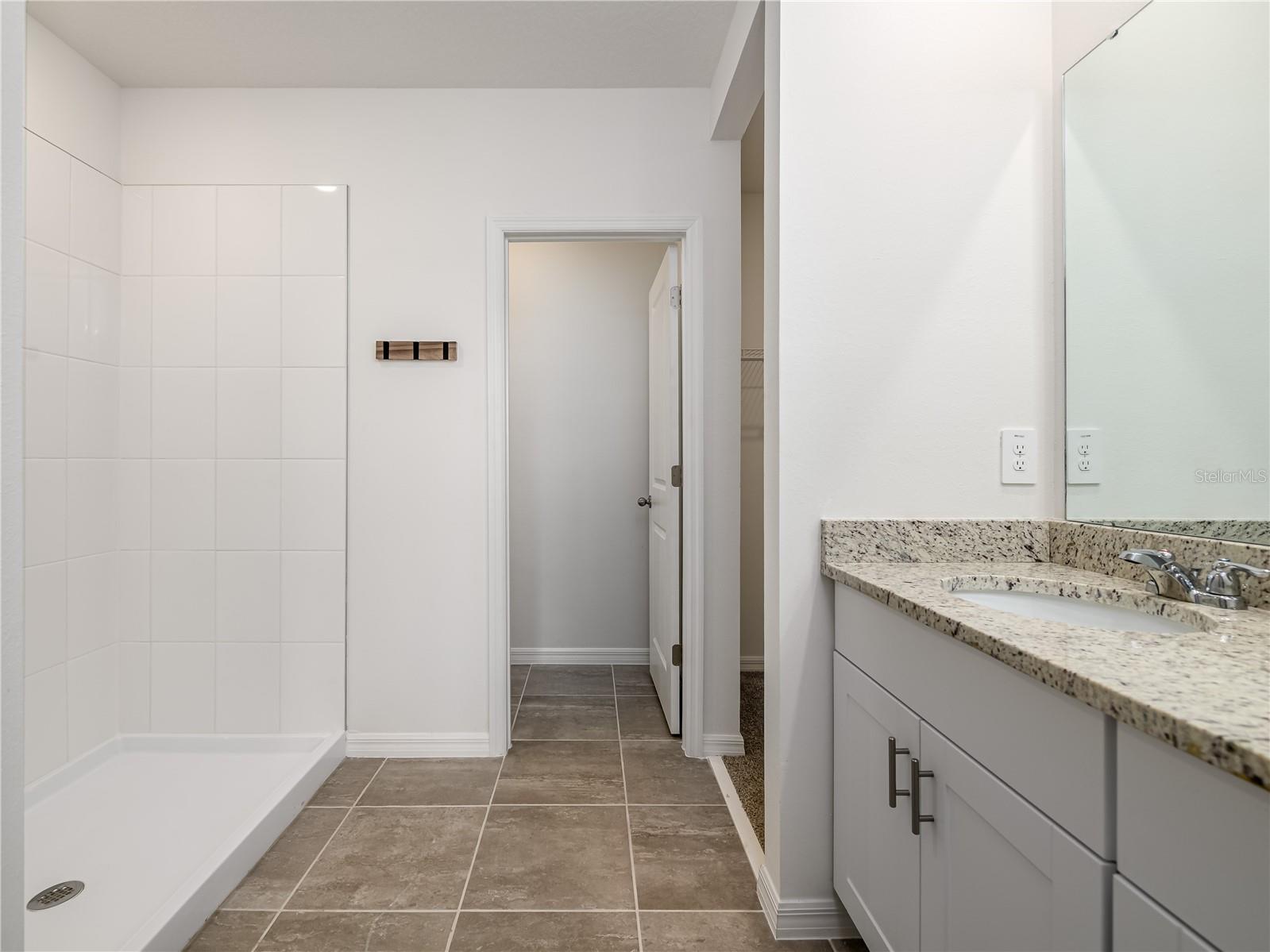 RESERVE/VAN OAKS - Residential