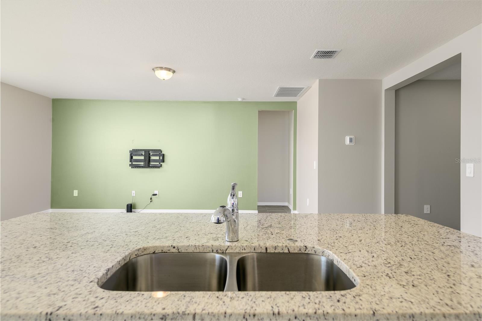 RESERVE/VAN OAKS - Residential