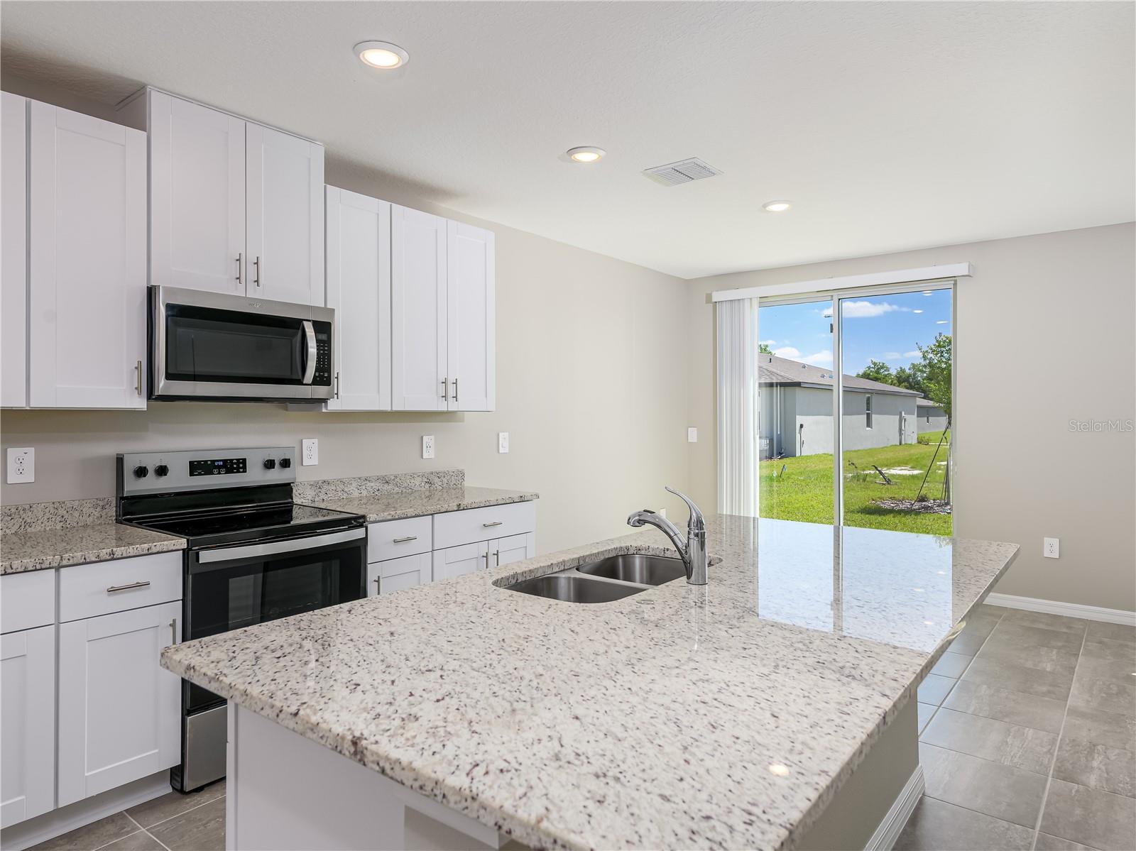 RESERVE/VAN OAKS - Residential