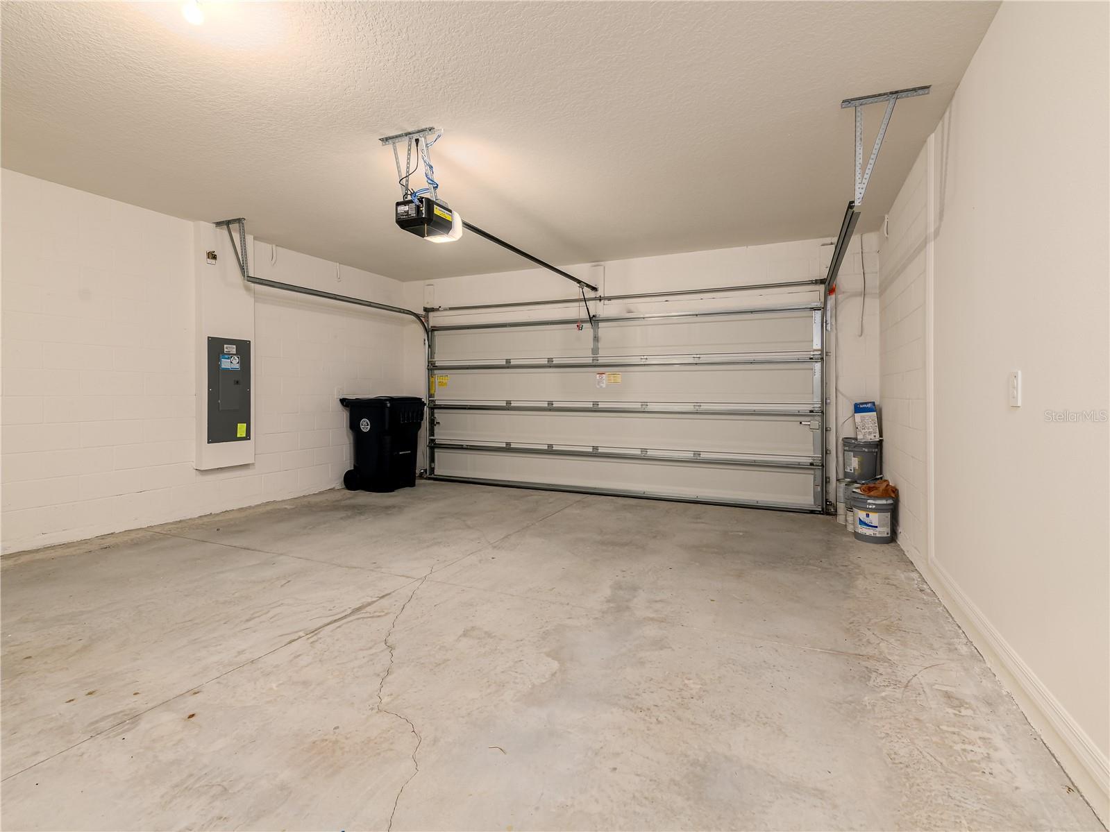 RESERVE/VAN OAKS - Residential