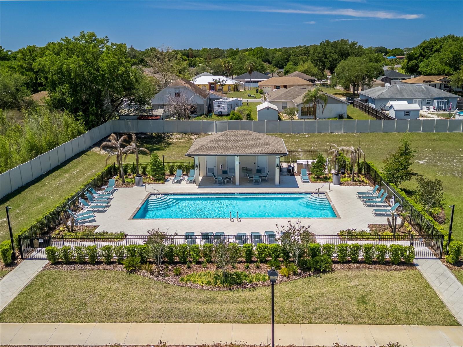 RESERVE/VAN OAKS - Residential