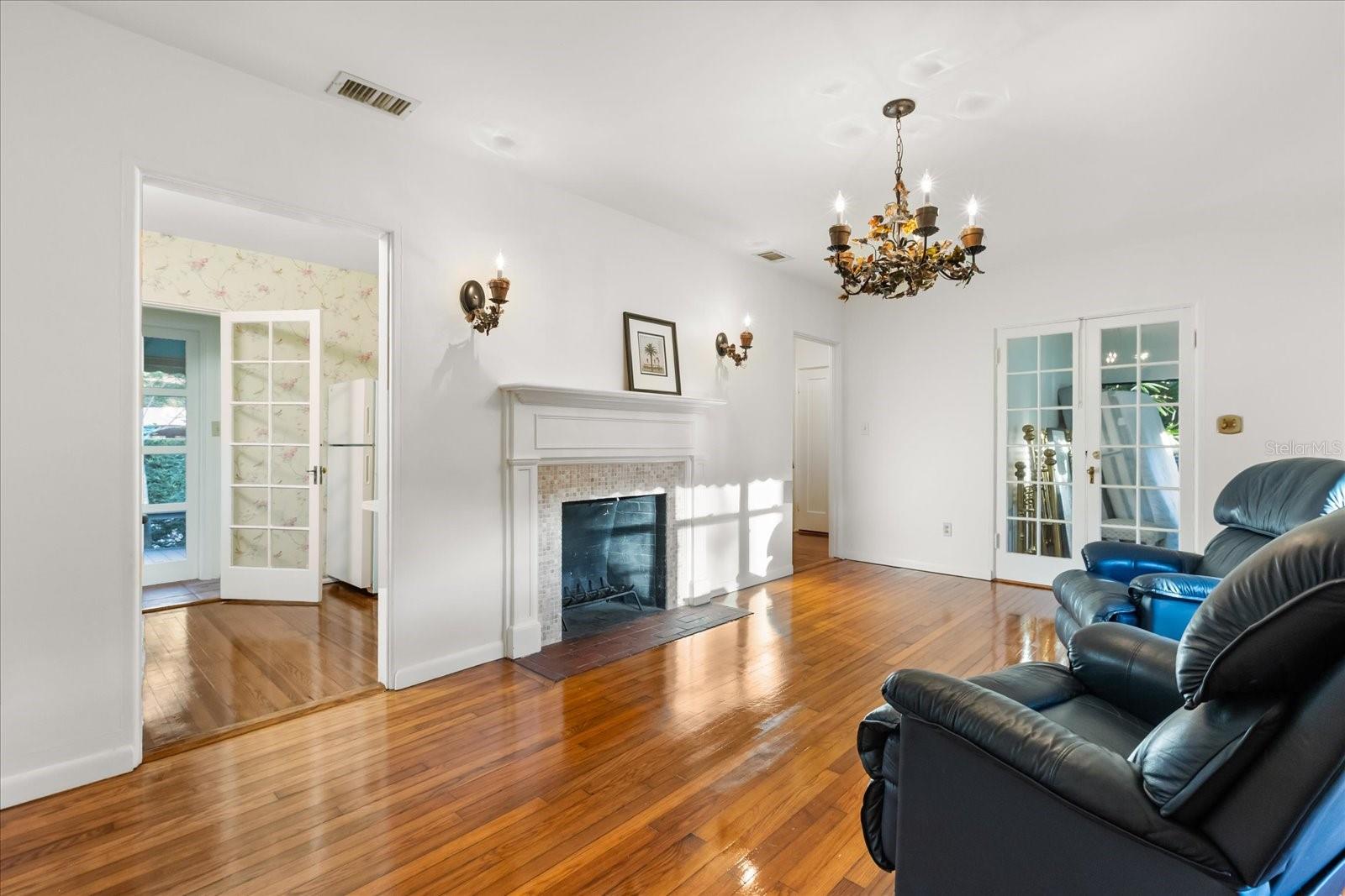 THOMAS M HENKELS ADD - Residential