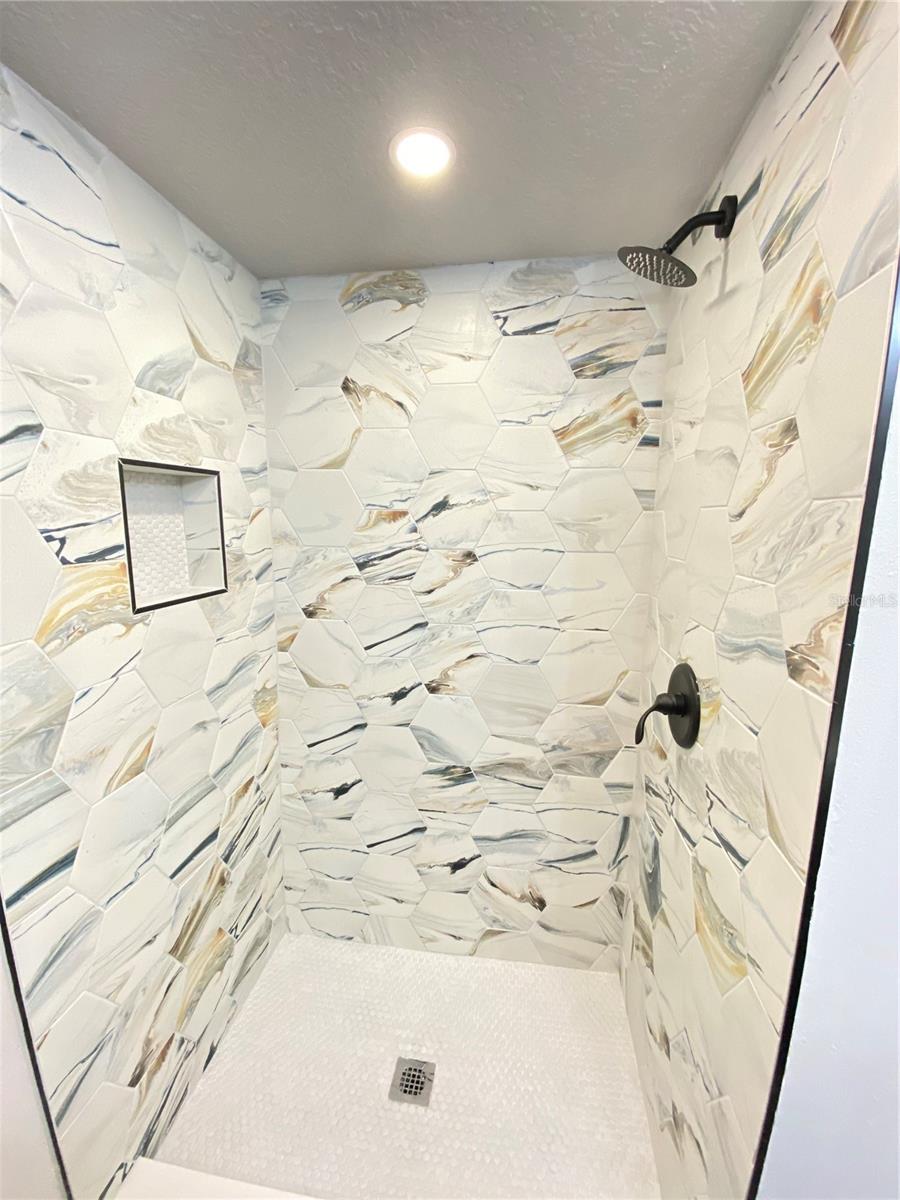 APOPKA TOWN - Residential Lease